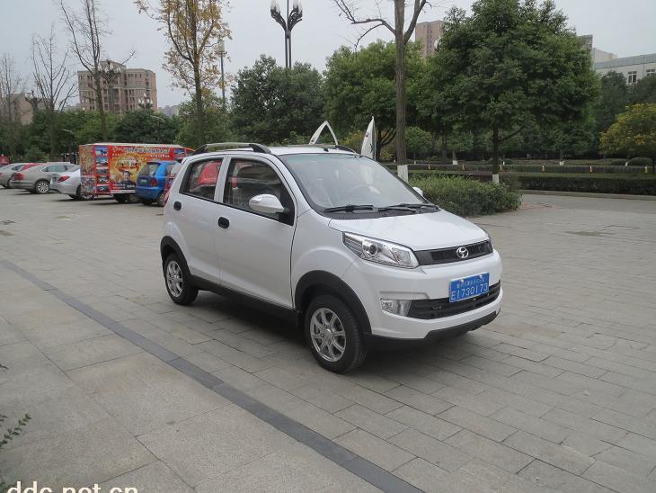 時風D102新款四輪代步車